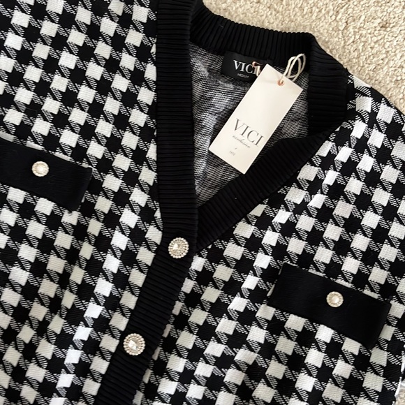 Price cut! Vici Black and White Checkered Cardigan - Picture 2 of 2